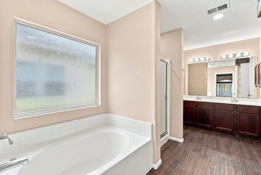 Photo of 1000 Arbor Way