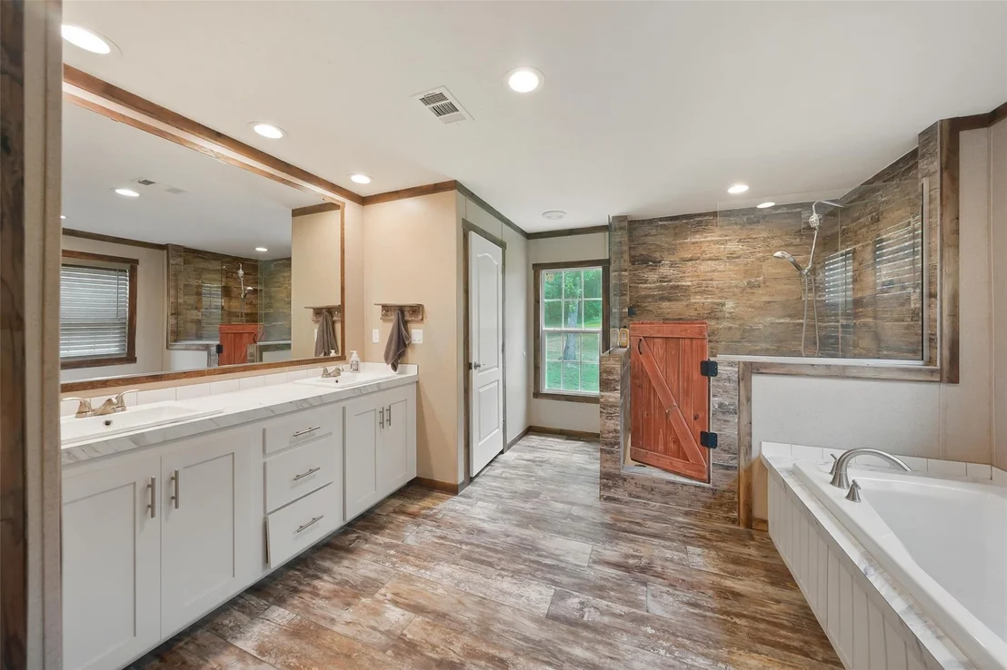 Photo of 577 Winding River Road