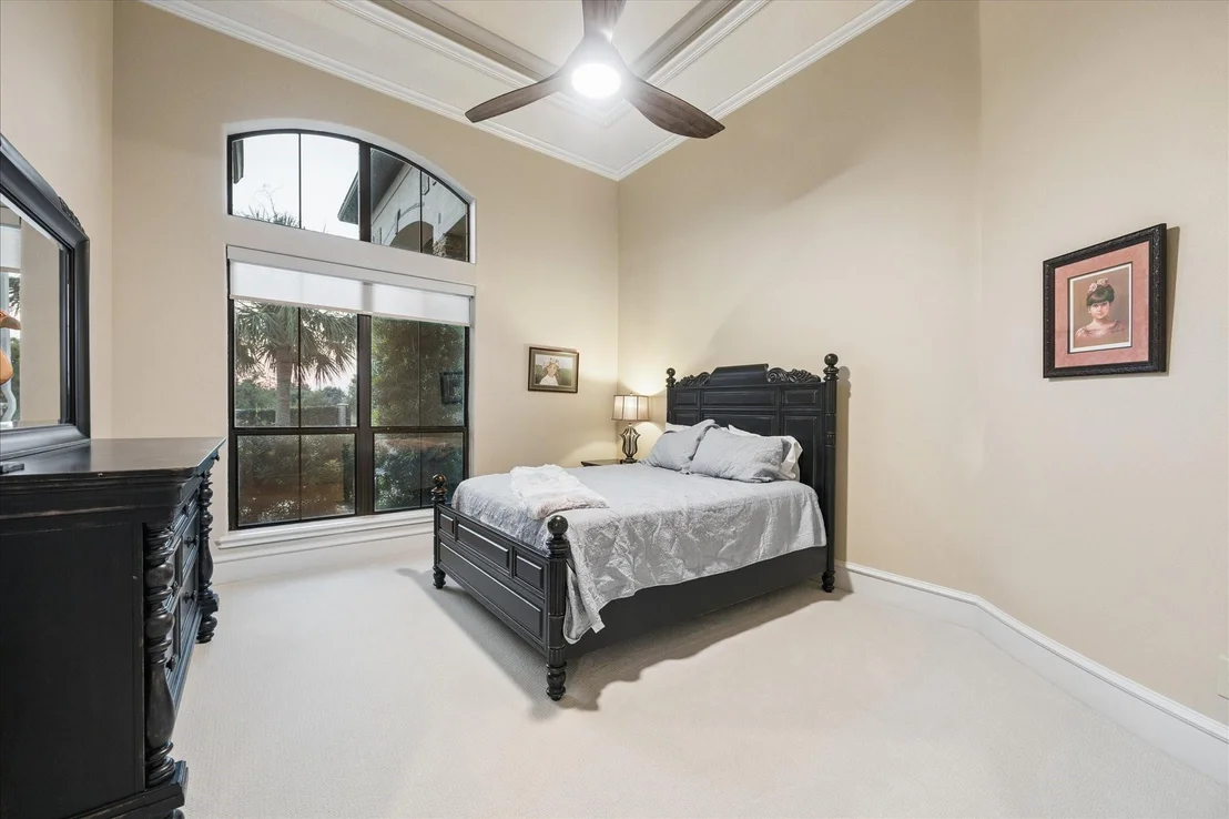 Photo of 6810 Anthonia Lane