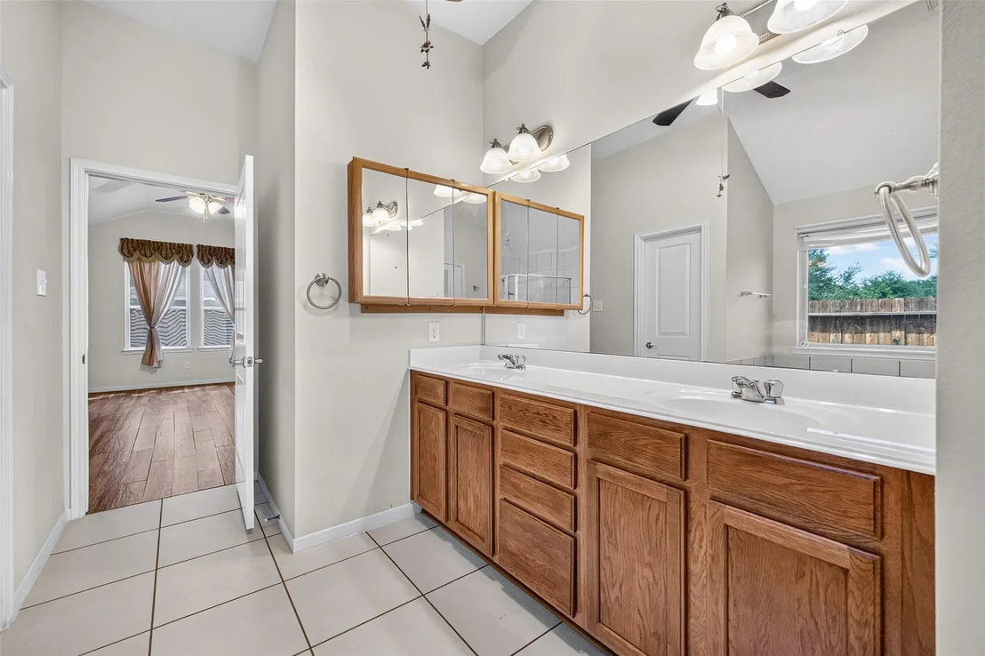 Photo of 15734 Bannowsky Lane