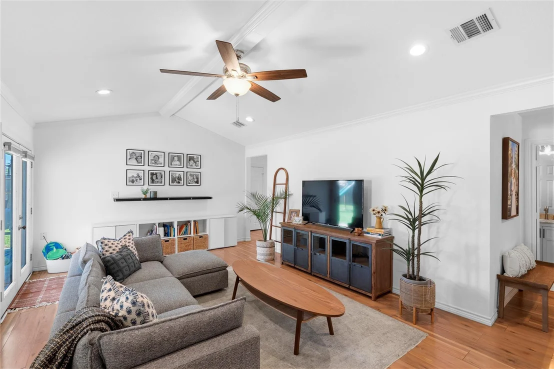 Photo of 102 Enchanted Oaks Court