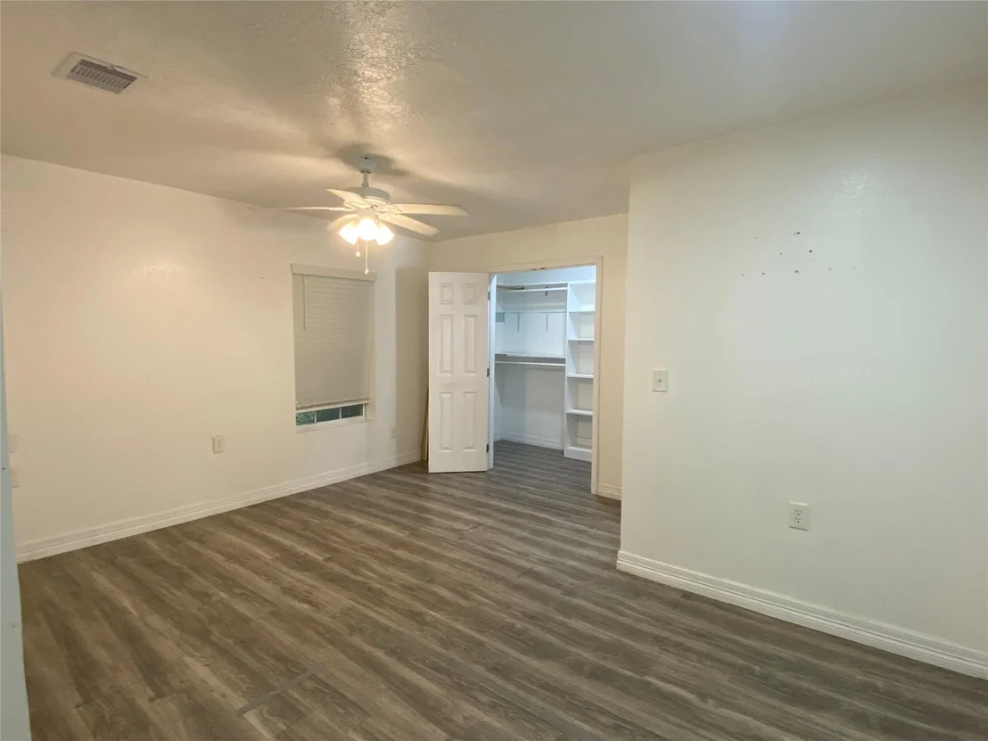 Photo of 1402 Avenue K