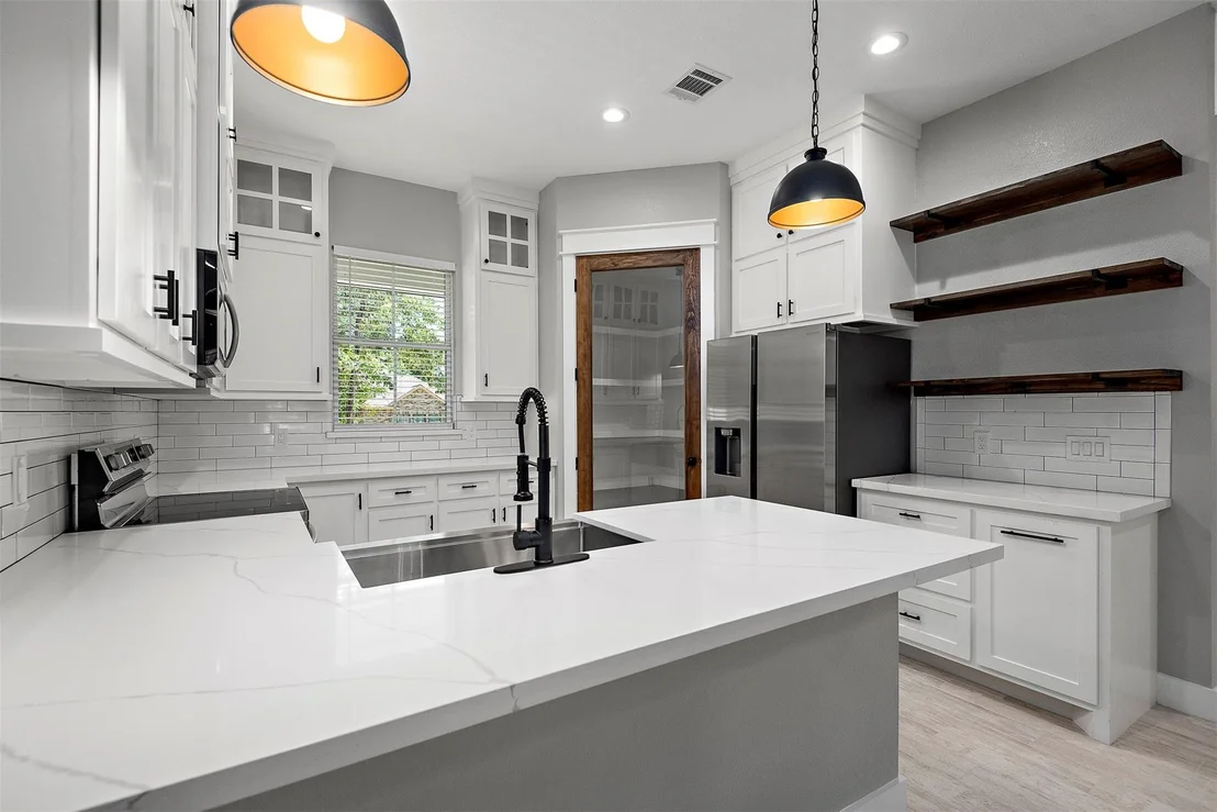 Photo of 13222 Doral Circle