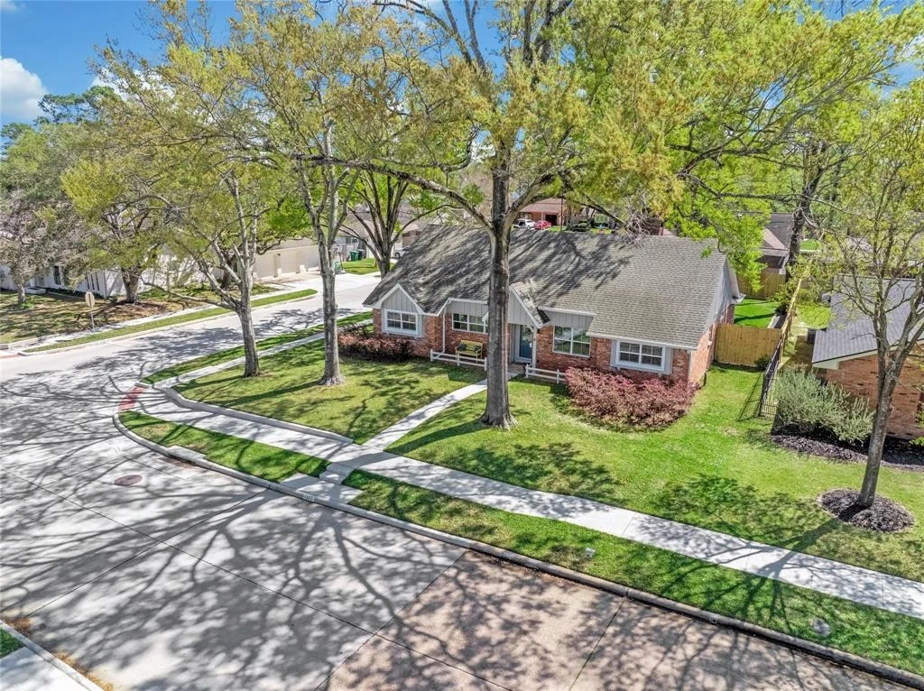Photo of 1127 Curtin Street