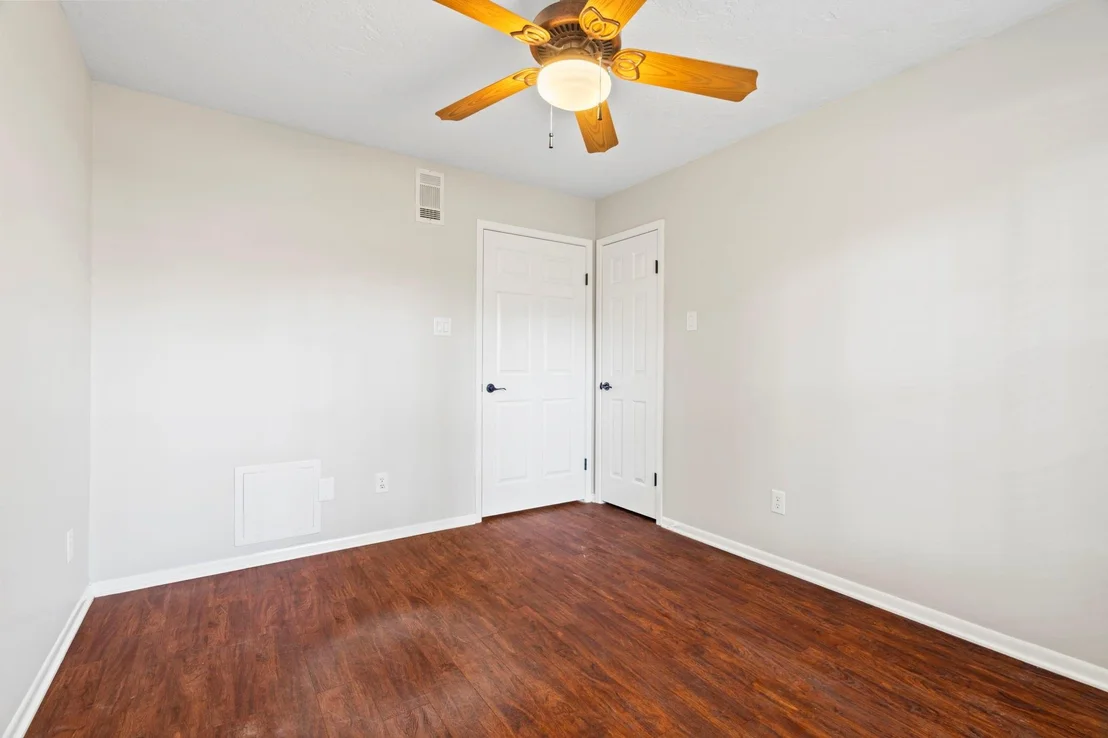 Photo of 15633 Corinthian Way