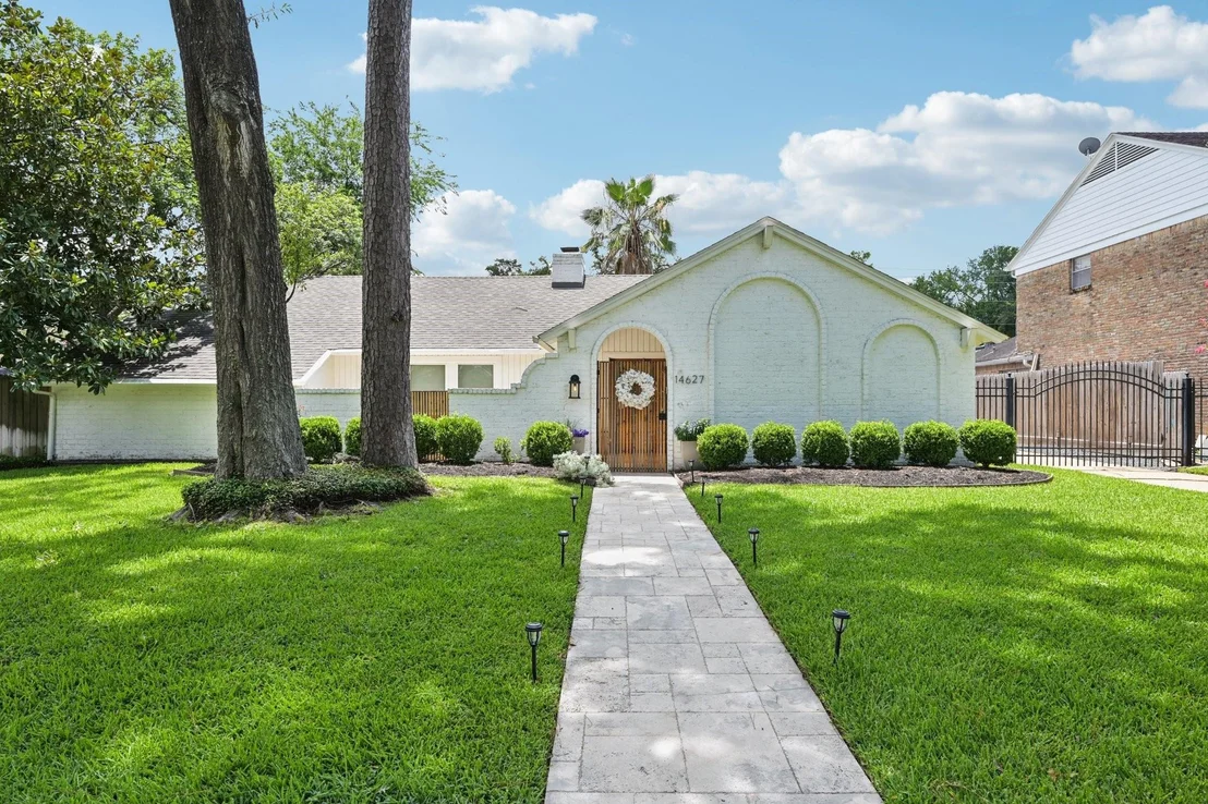Photo of 14627 Oak Bend Drive