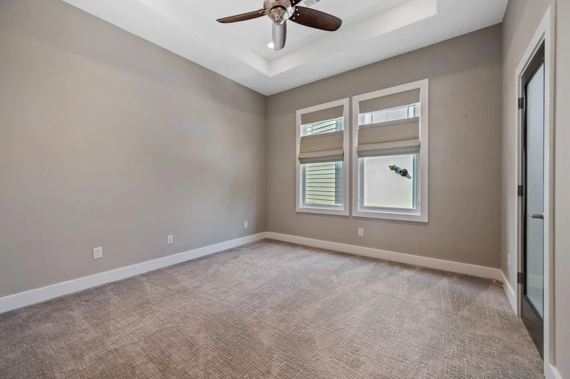 Photo of 2120 White Oak Drive