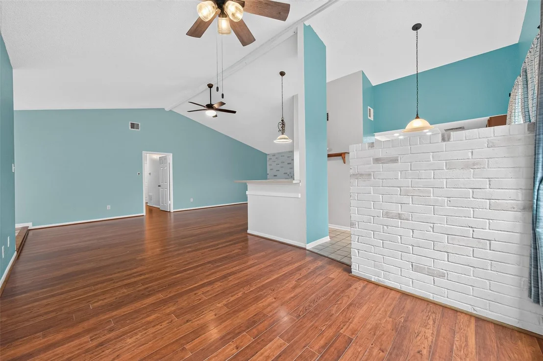 Photo of 17531 Crestline Road