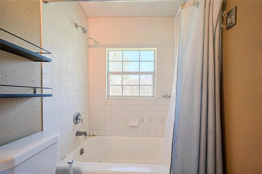 Photo of 230 Grammar Road