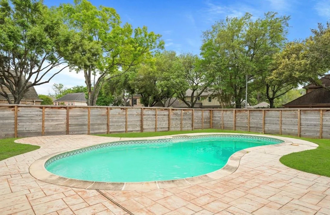 Photo of 819 Silvergate Drive