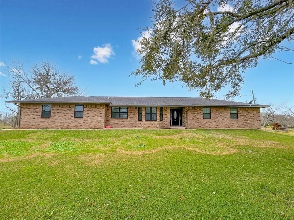 Photo of 302 Buffalo Trail
