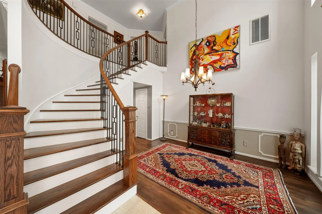 Photo of 16303 Avenplace Road
