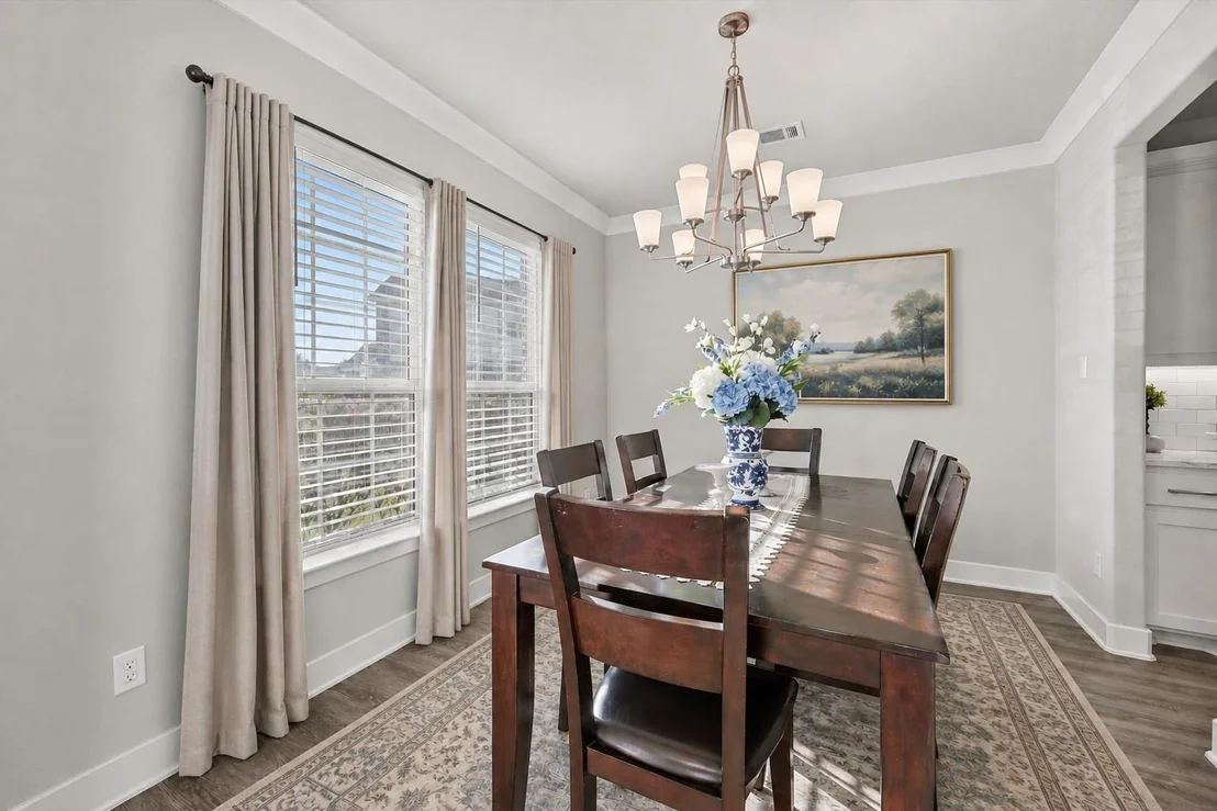 Photo of 1700 Twin Oaks Circle