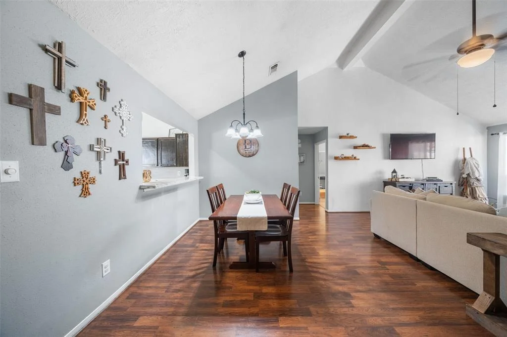 Photo of 5202 Rivertree Lane