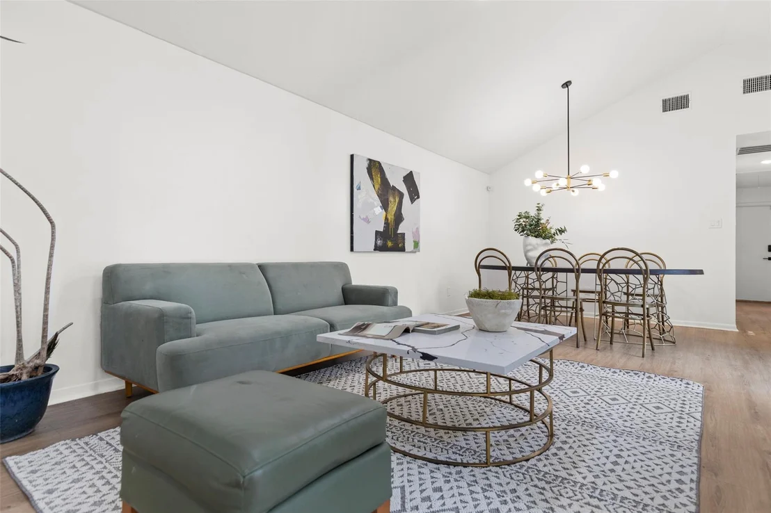 Photo of 2019 Wilcrest Drive