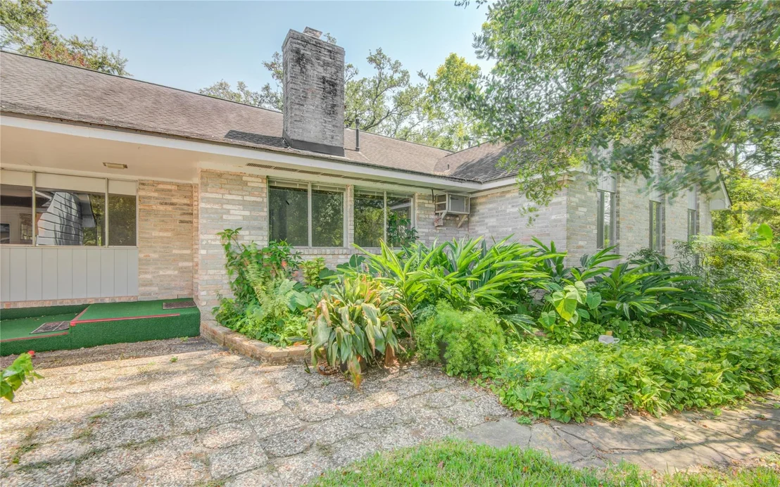 Photo of 114 Post Oak Road