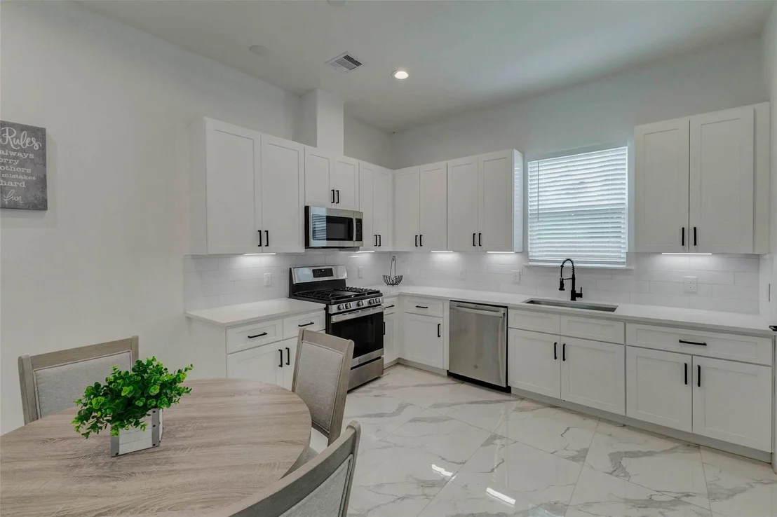 Photo of 5705 Elysium Street
