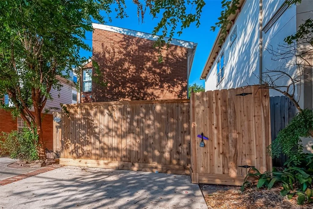 Photo of 2300 Driscoll