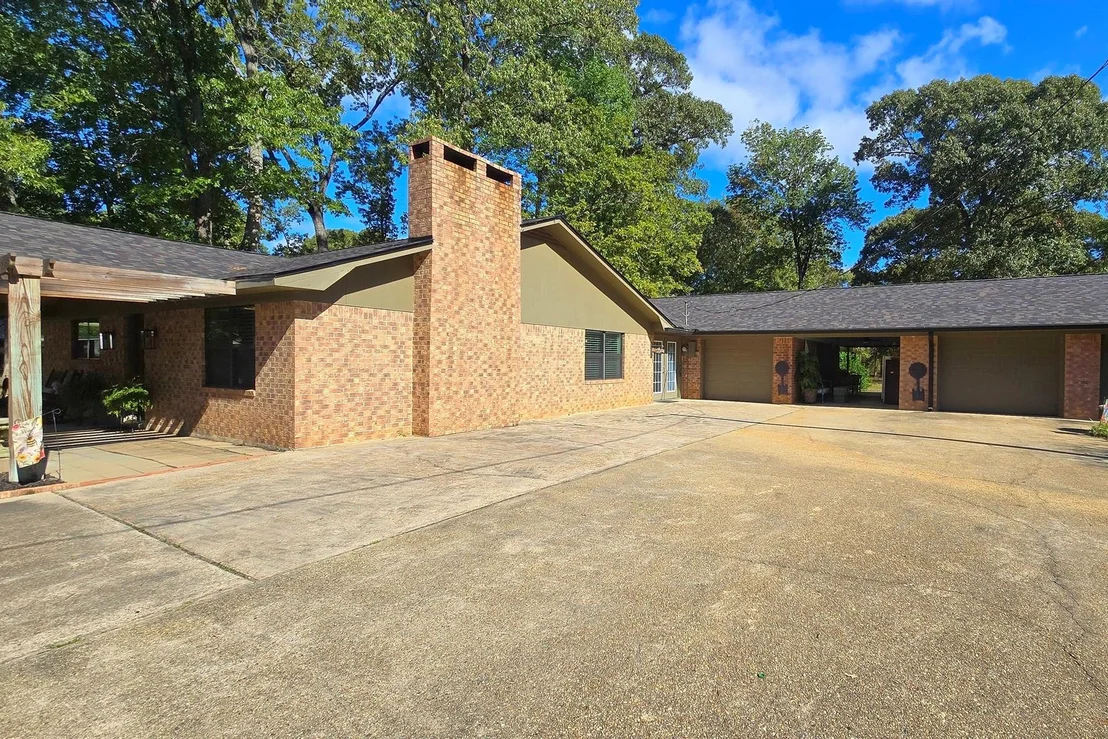 Photo of 385 Cedar Ridge