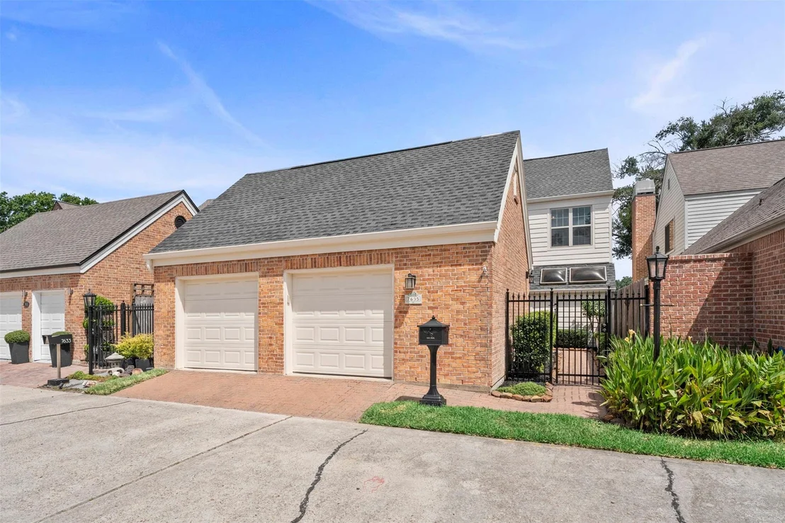 Photo of 7635 Ameswood Road