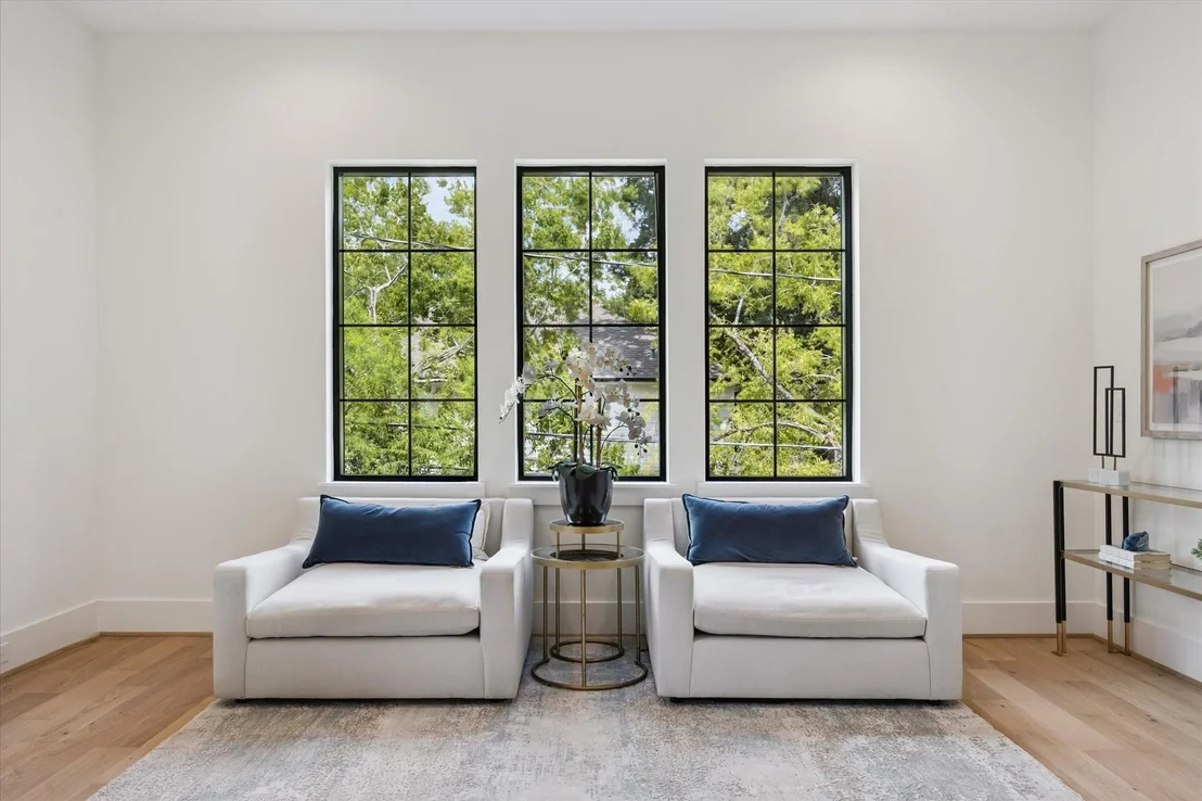 Photo of 938 Gardenia Drive