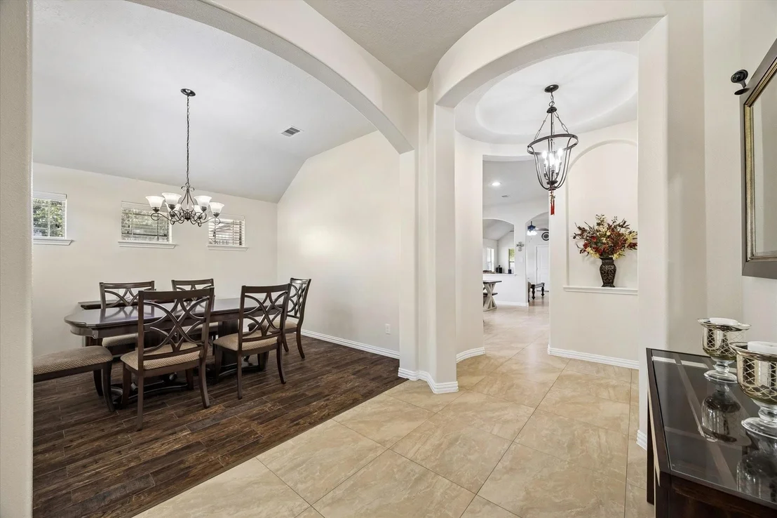Photo of 1614 Colonial Crest Drive