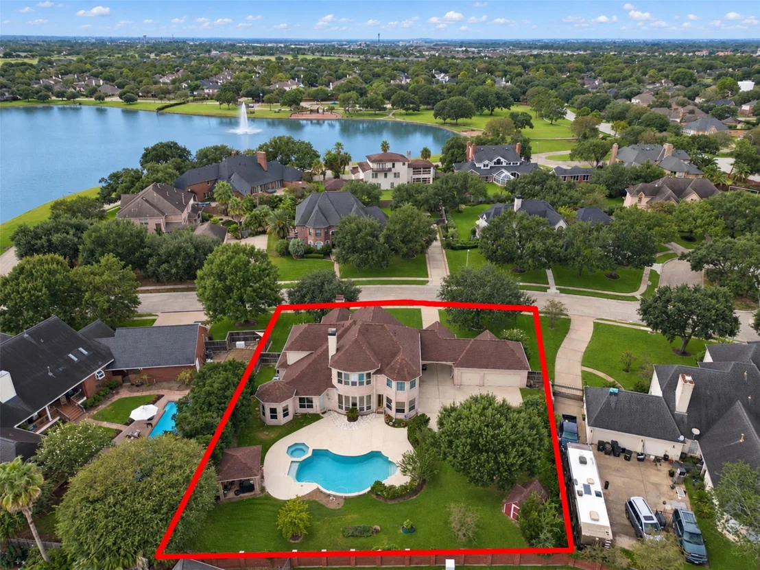 Photo of 2606 Heatherbend Drive