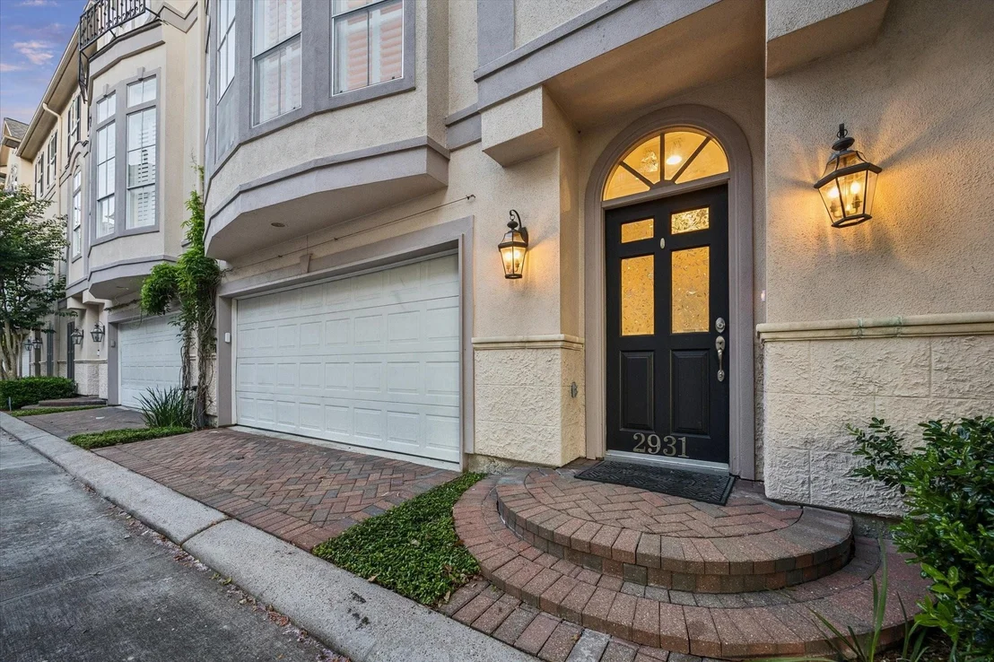 Photo of 2931 Brompton Square Drive