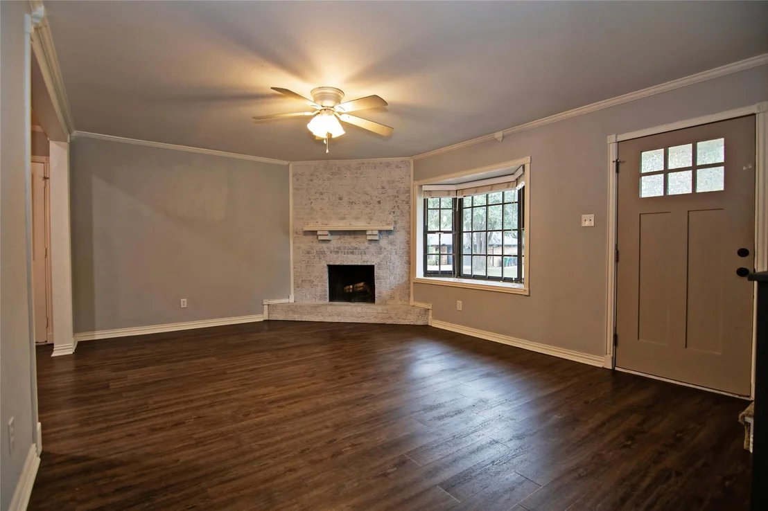 Photo of 2410 Valley Drive