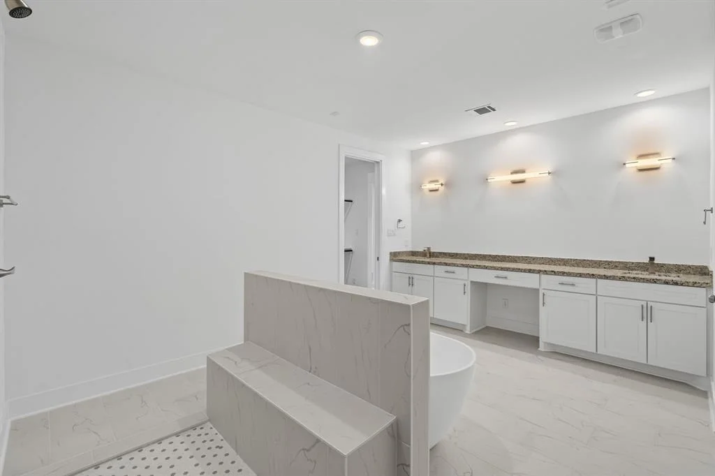 Photo of 5615 Savyon Drive