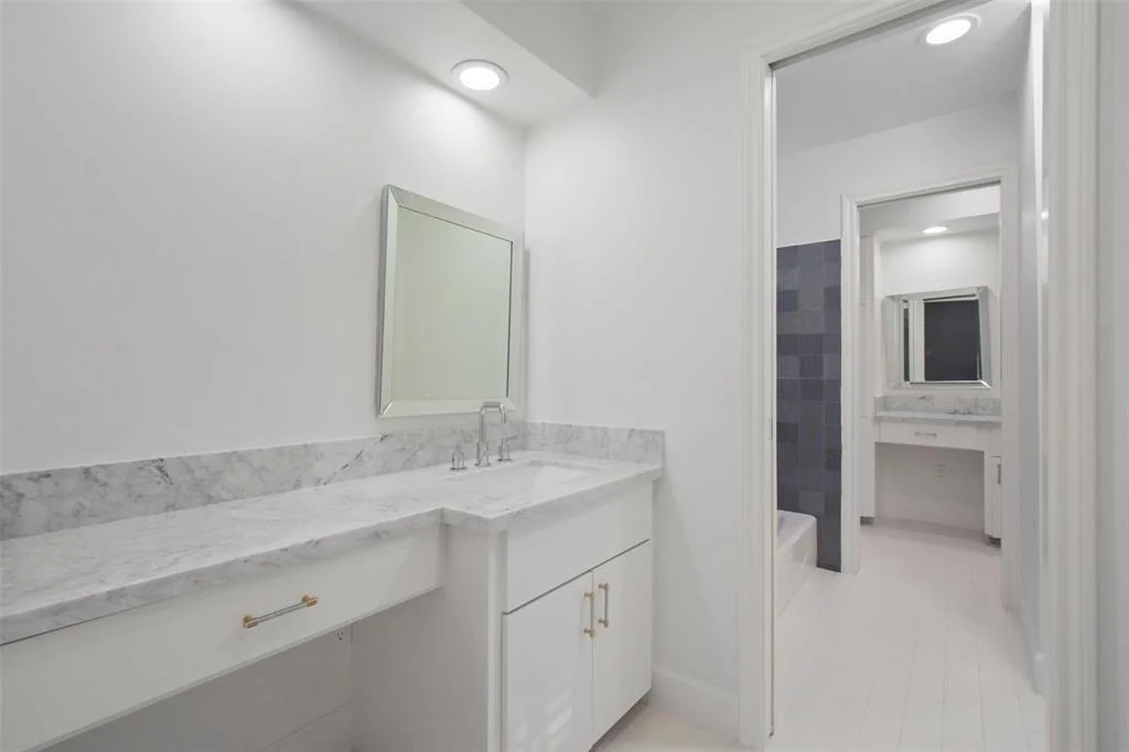 Photo of 5110 Contour Place