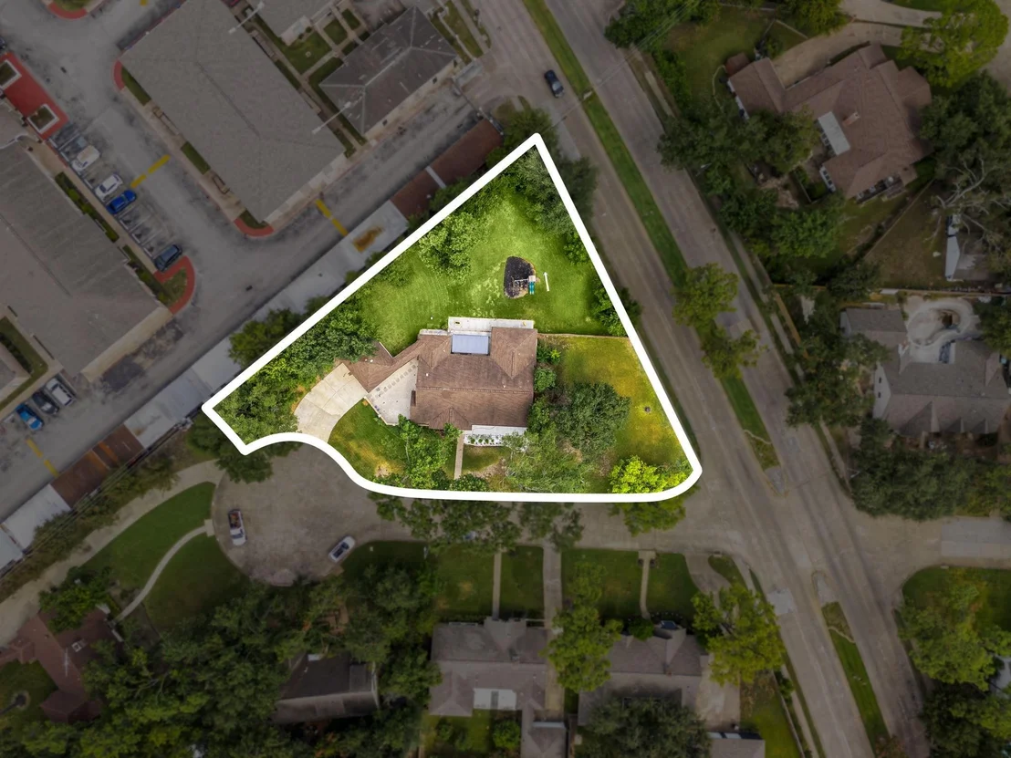 Photo of 2211 Pomeran Drive