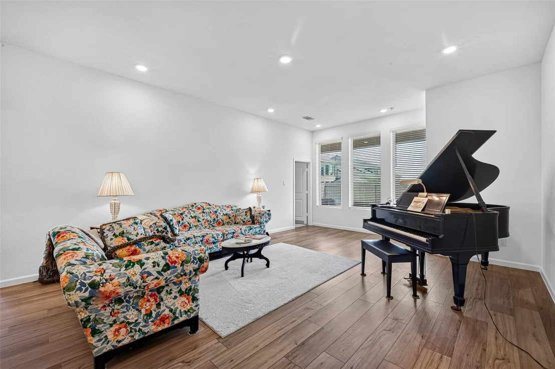 Photo of 29014 Red Loop Drive
