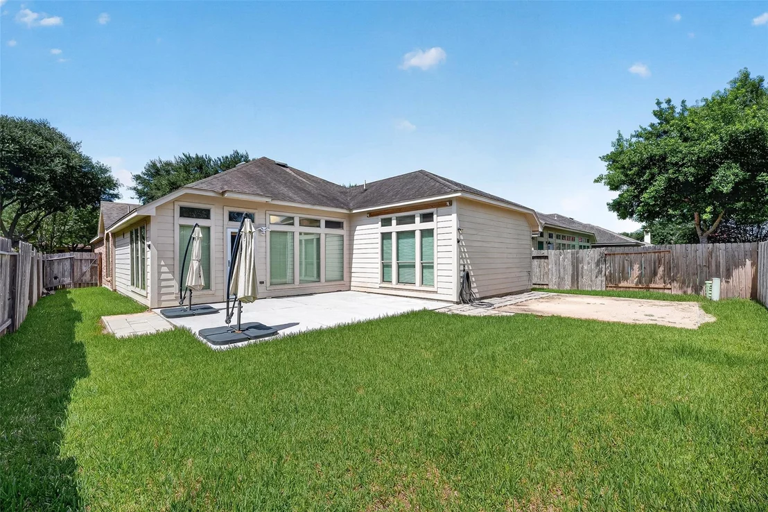 Photo of 5606 Walnut Glen Lane