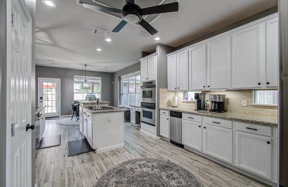 Photo of 9215 Horse Cave Circle