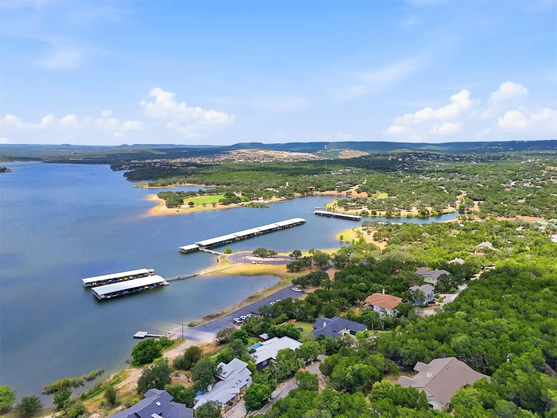 Photo of 6103 Lakeshore Drive