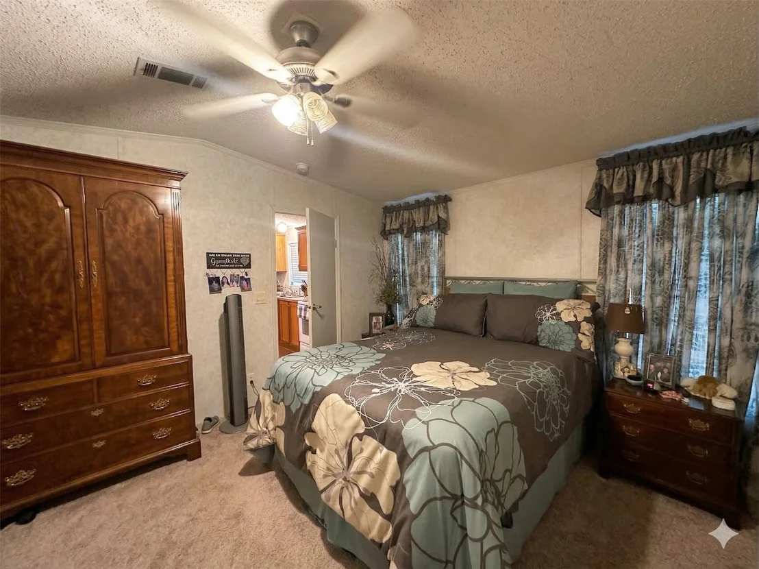 Photo of 944 Whispering Pine Lane