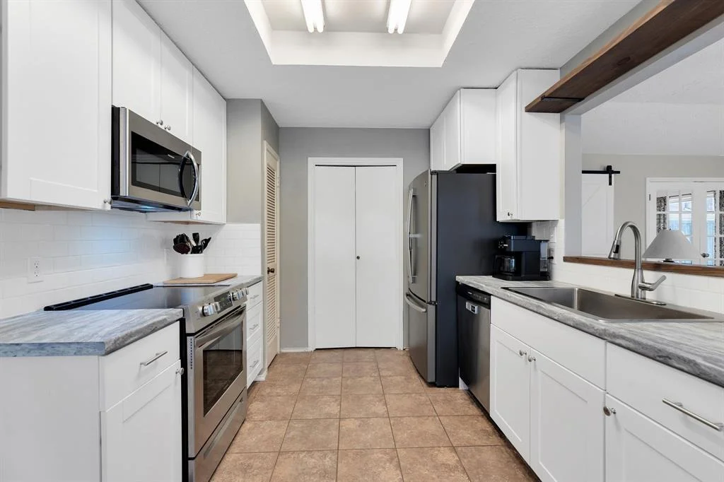 Photo of 6826 Bullinger Drive