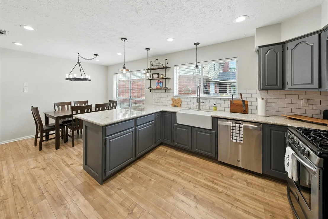 Photo of 115 Regency Way