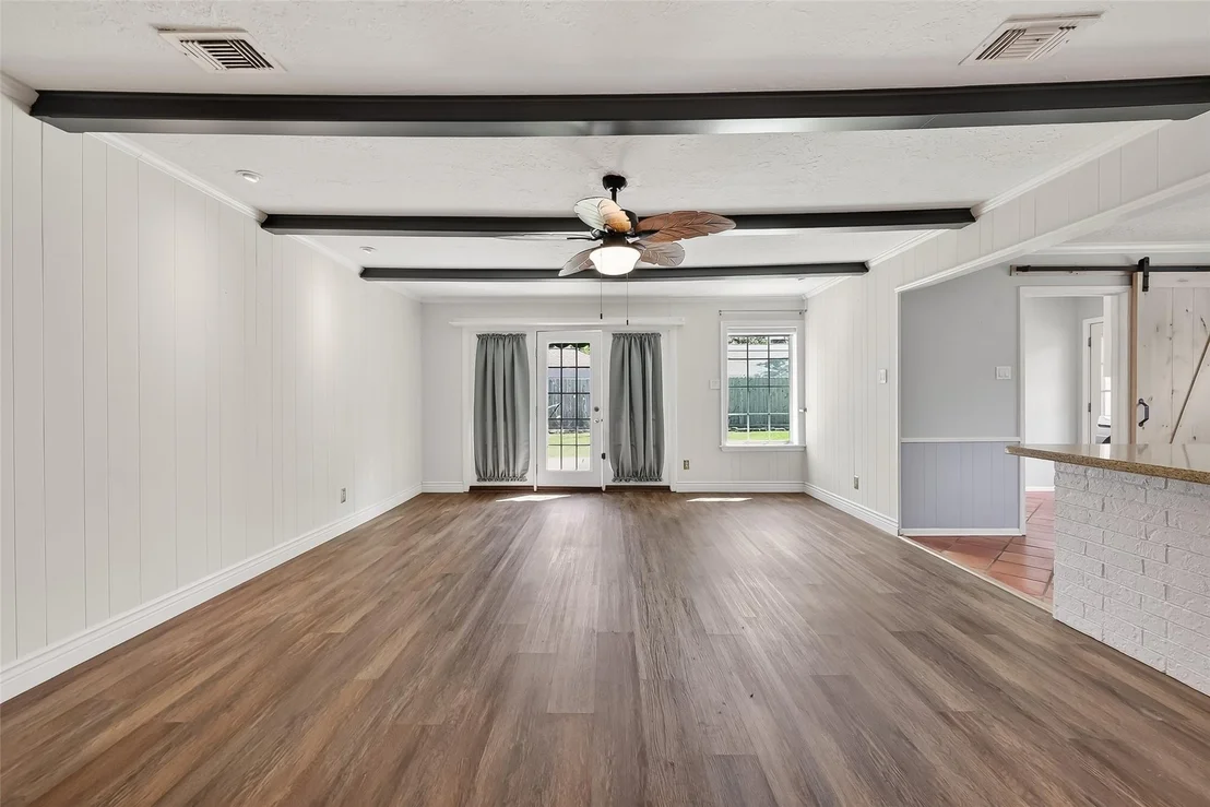 Photo of 906 Pear Tree Lane
