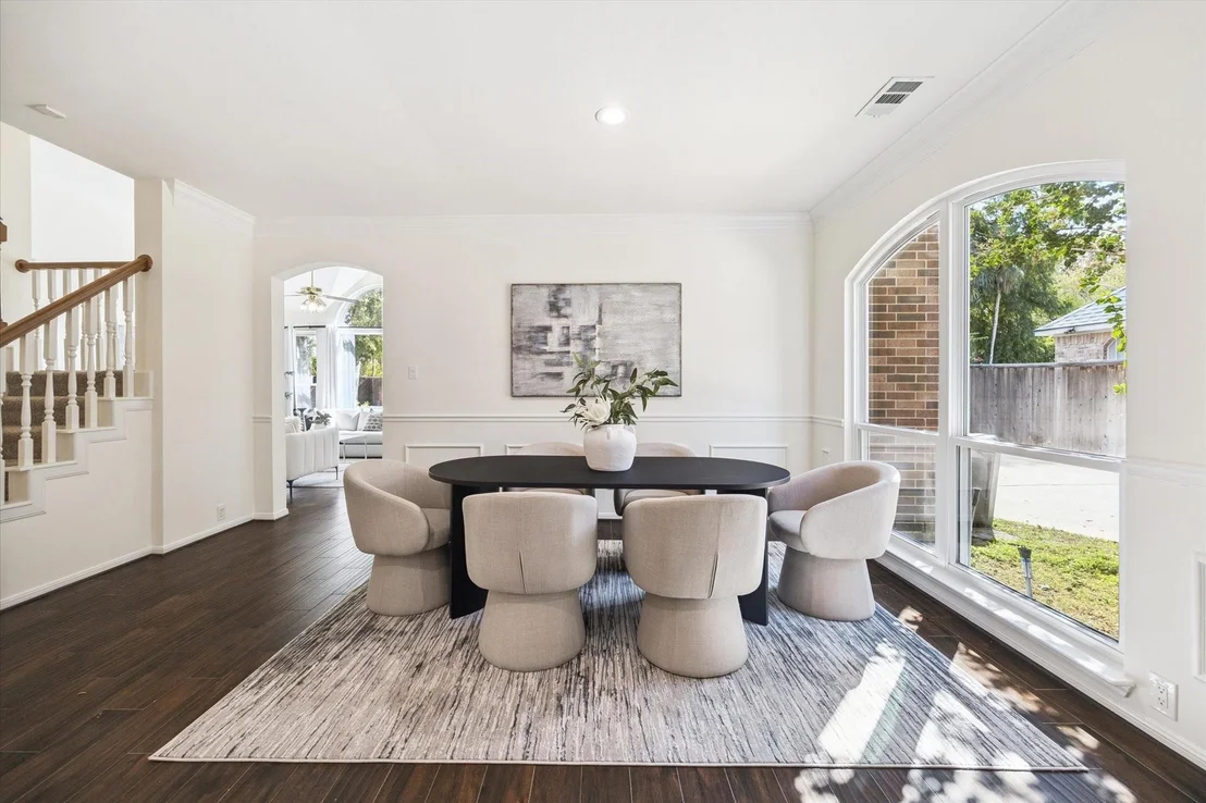 Photo of 6914 Hearthside Drive
