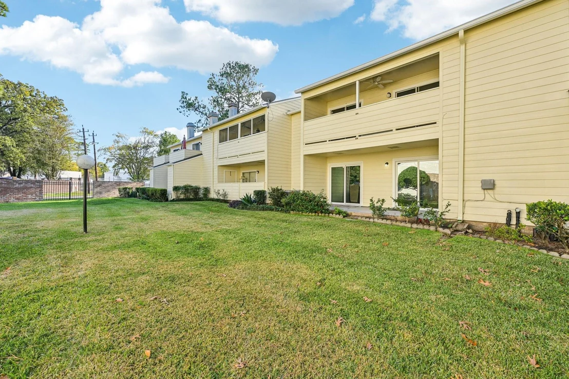 Photo of Unit 607 at 14515 Wunderlich Drive
