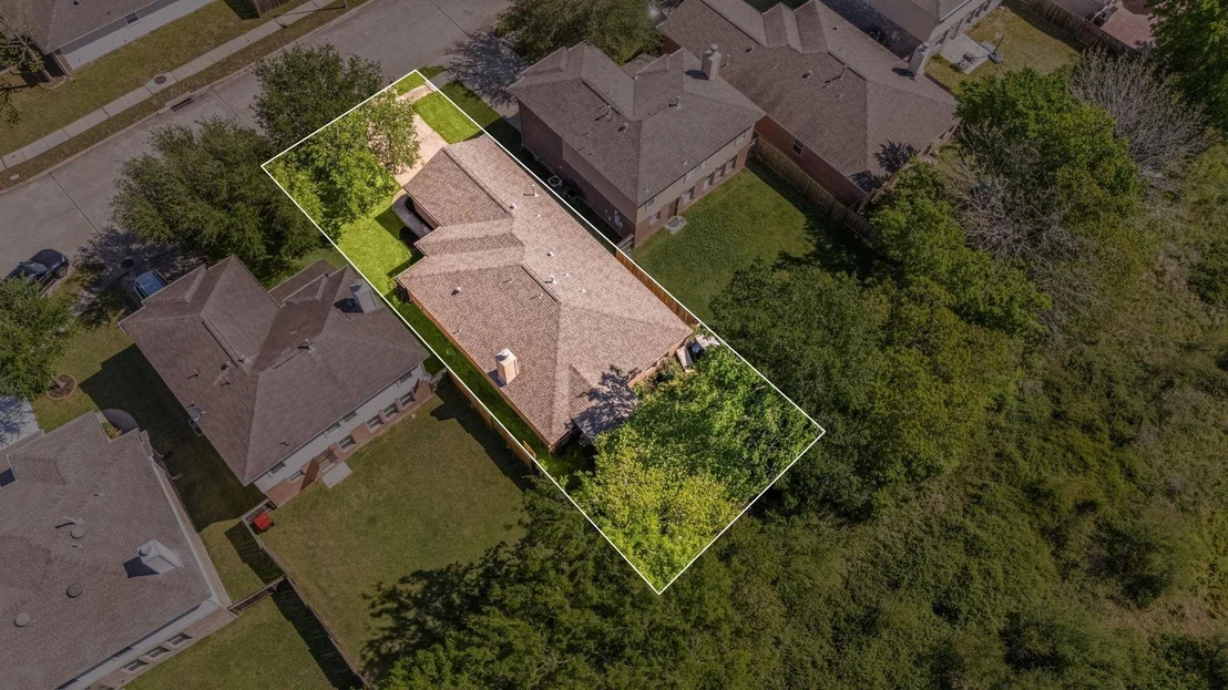 Photo of 17739 Barton Point Lane