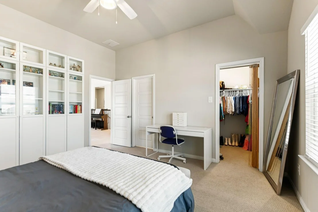 Photo of 7050 Lauren Oak Drive