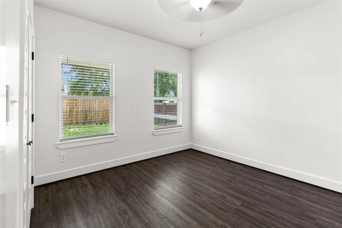 Photo of 2204 Hoskins Drive