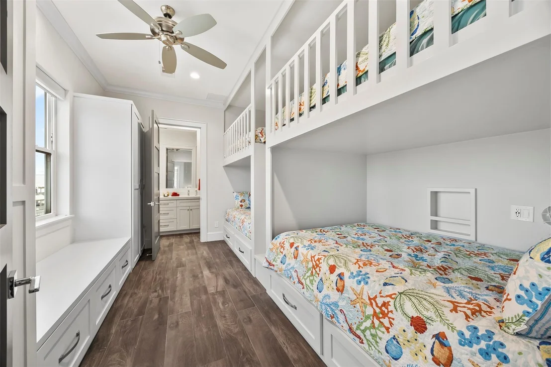 Photo of 11707 Beachside