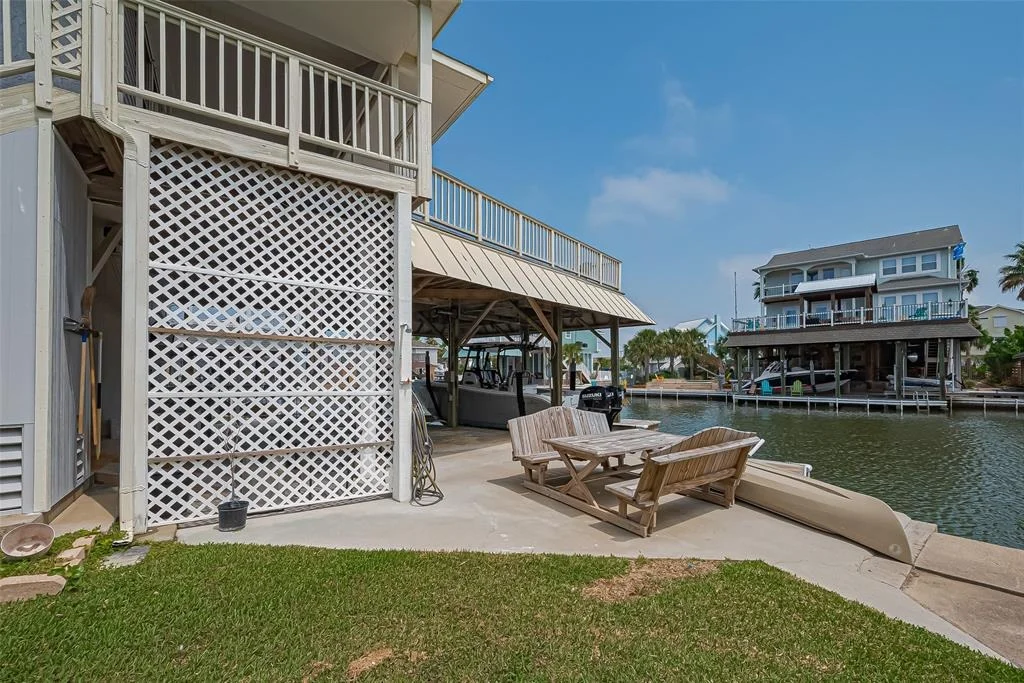 Photo of 210 Sampan Drive
