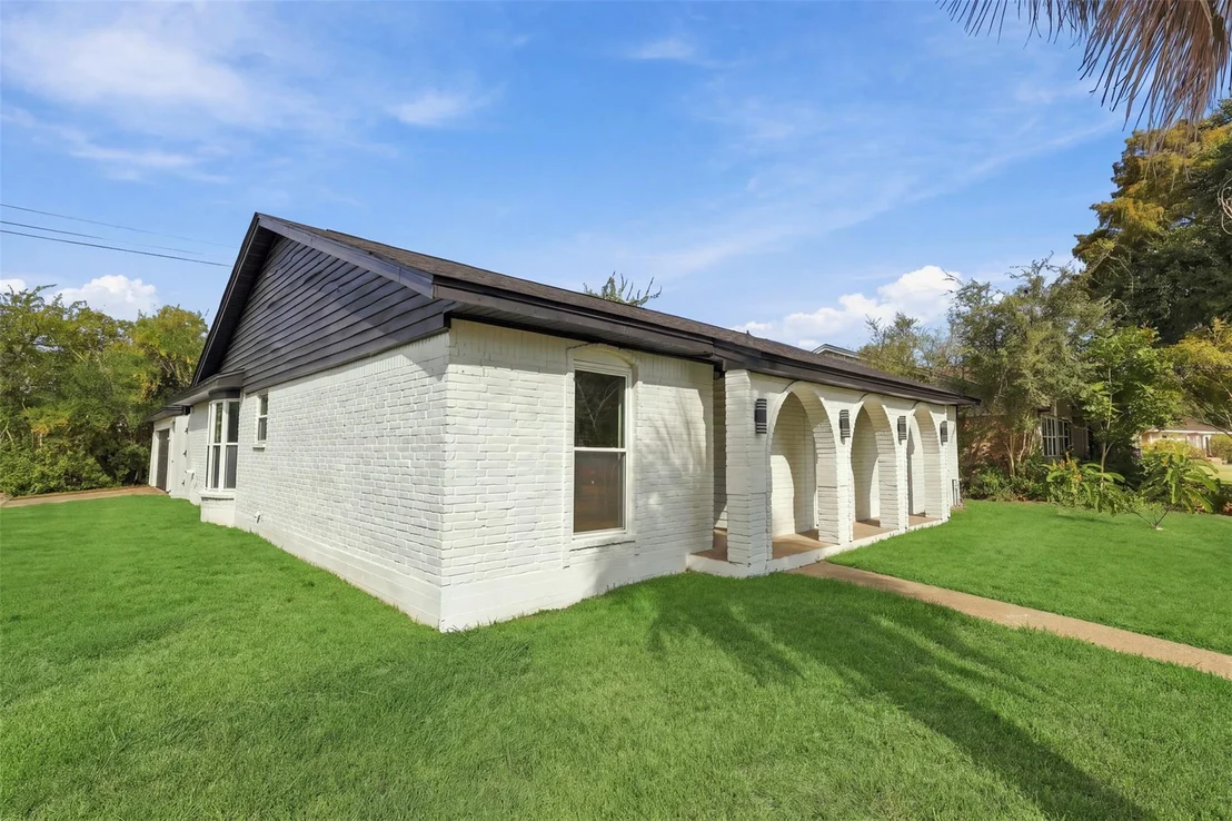 Photo of 8114 Pella Drive