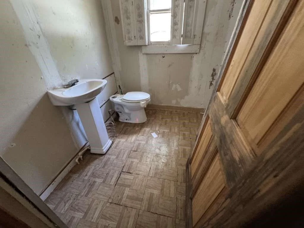 Photo of 807 Lexington Street