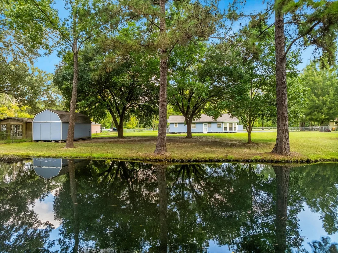 Photo of 207 Lone Pine Drive